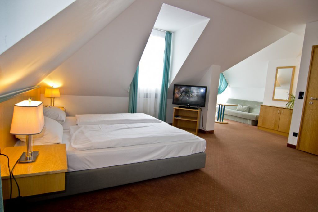 Zimmer Bett Fernseher