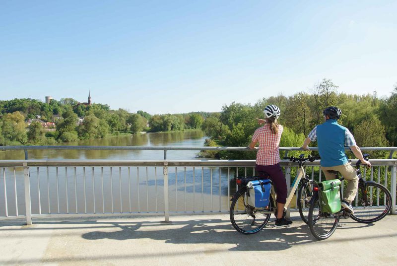 Auf-dem-Donauradweg-bei-Bad-Abbach